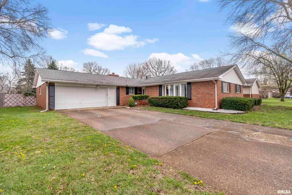 $240,000 | 2317 Grinnell Drive, Springfield, IL 62704