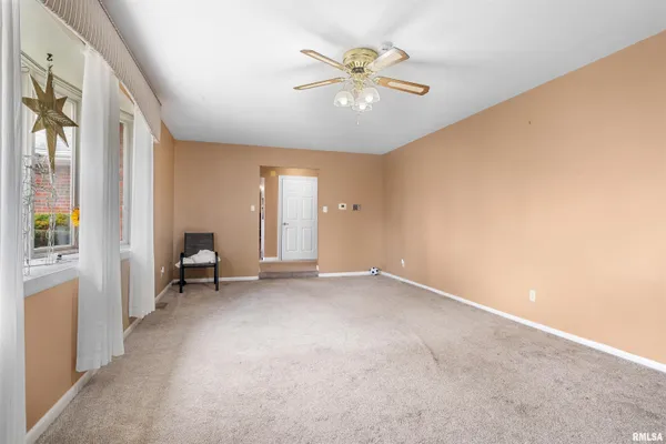 $240,000 | 2317 Grinnell Drive, Springfield, IL 62704