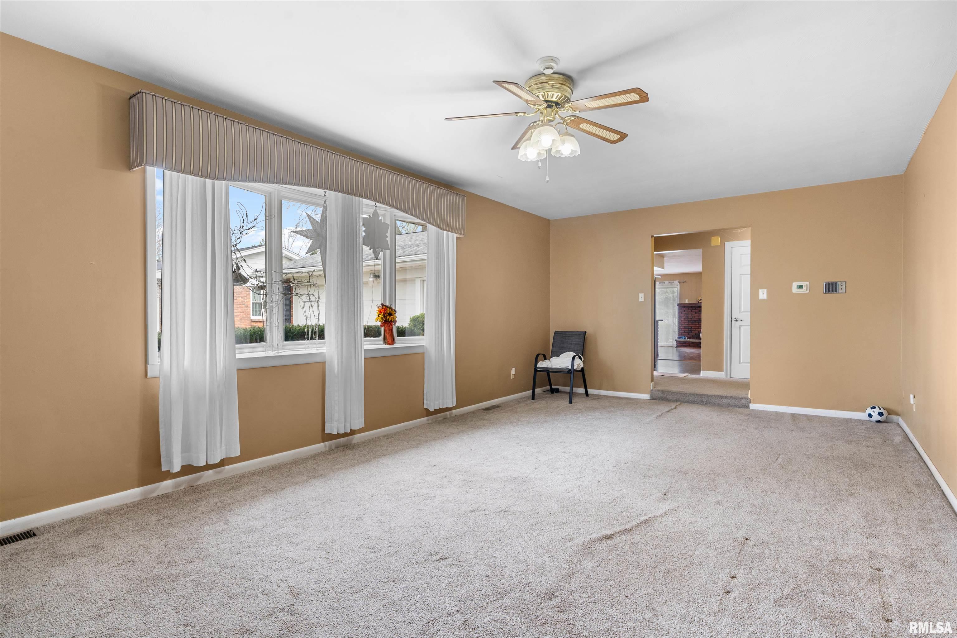2317 Grinnell Drive Springfield, IL 62704 - Photo 6 of 20