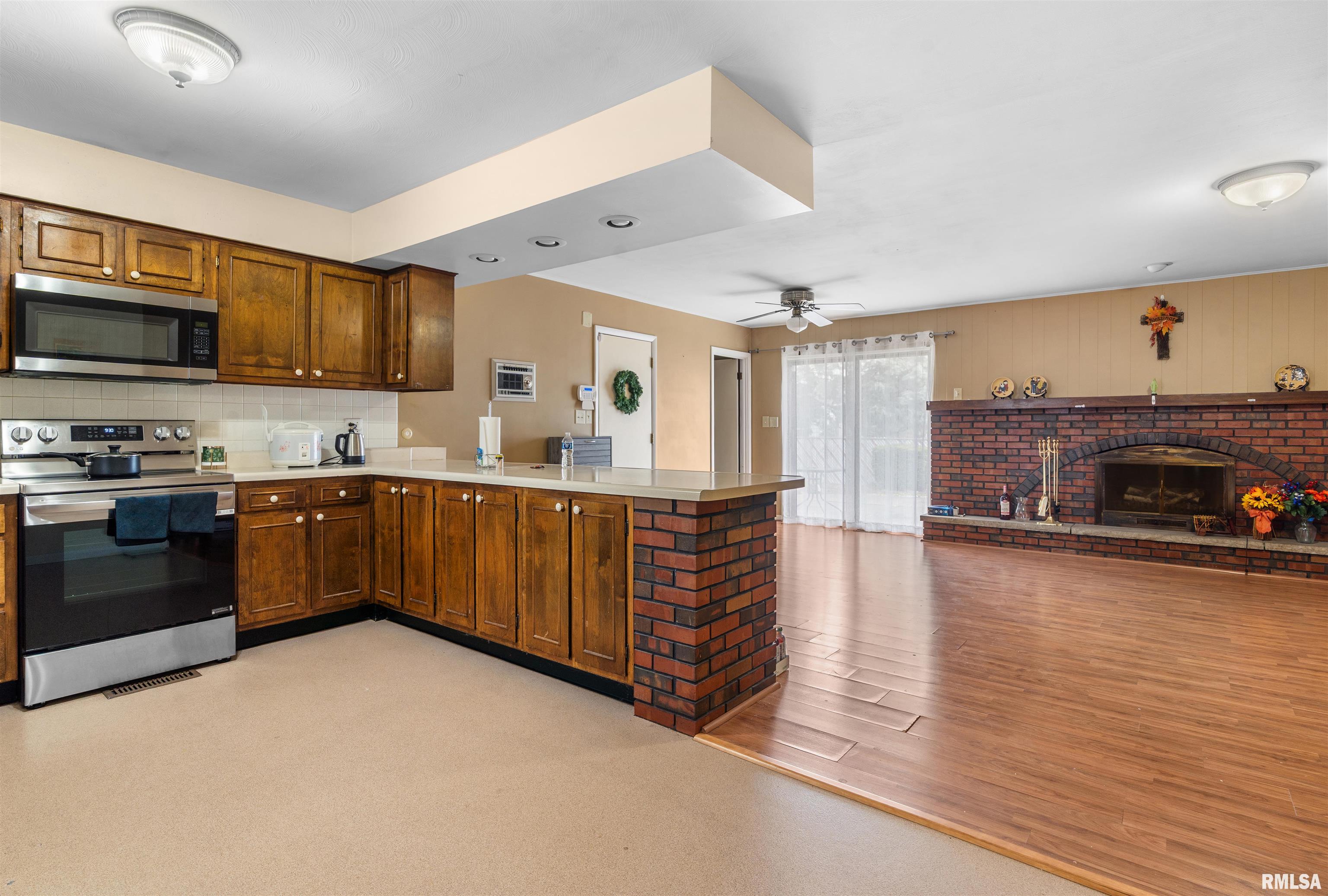2317 Grinnell Drive Springfield, IL 62704 - Photo 7 of 20