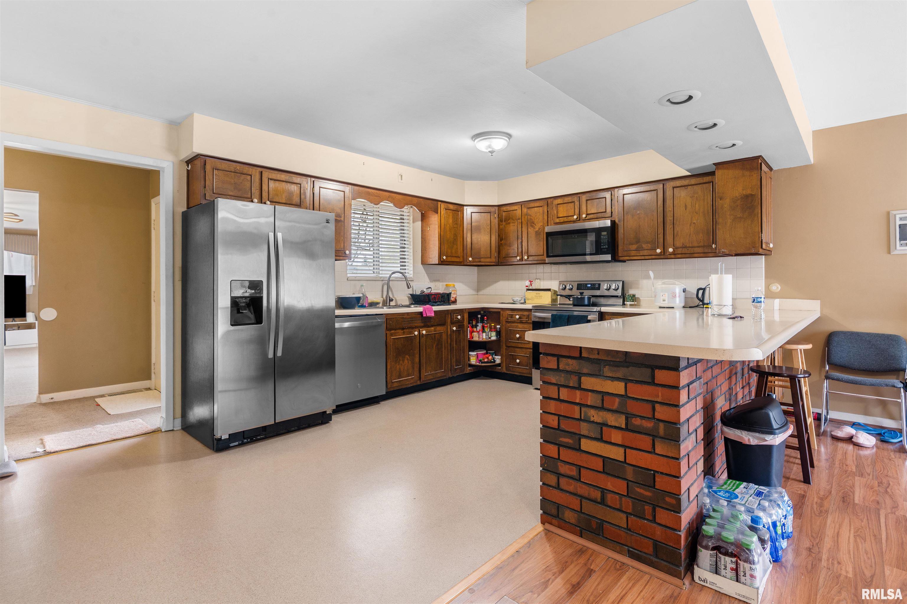 2317 Grinnell Drive Springfield, IL 62704 - Photo 8 of 20