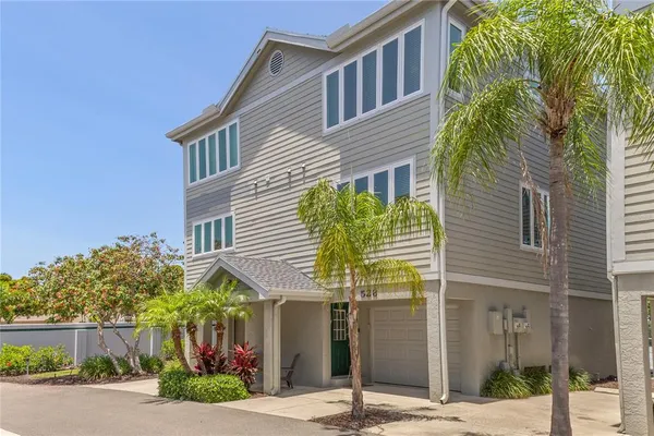$585,000 | 528 Forest Way, Longboat Key, FL 34228