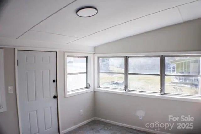 a view of empty room with window