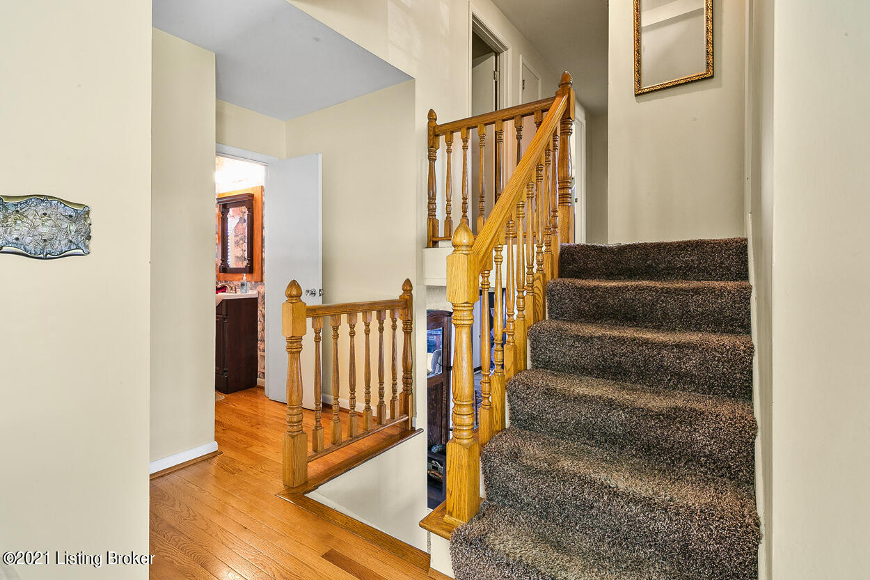 2196 Janlyn Road Louisville, KY 40299 - Photo 17 of 37 23