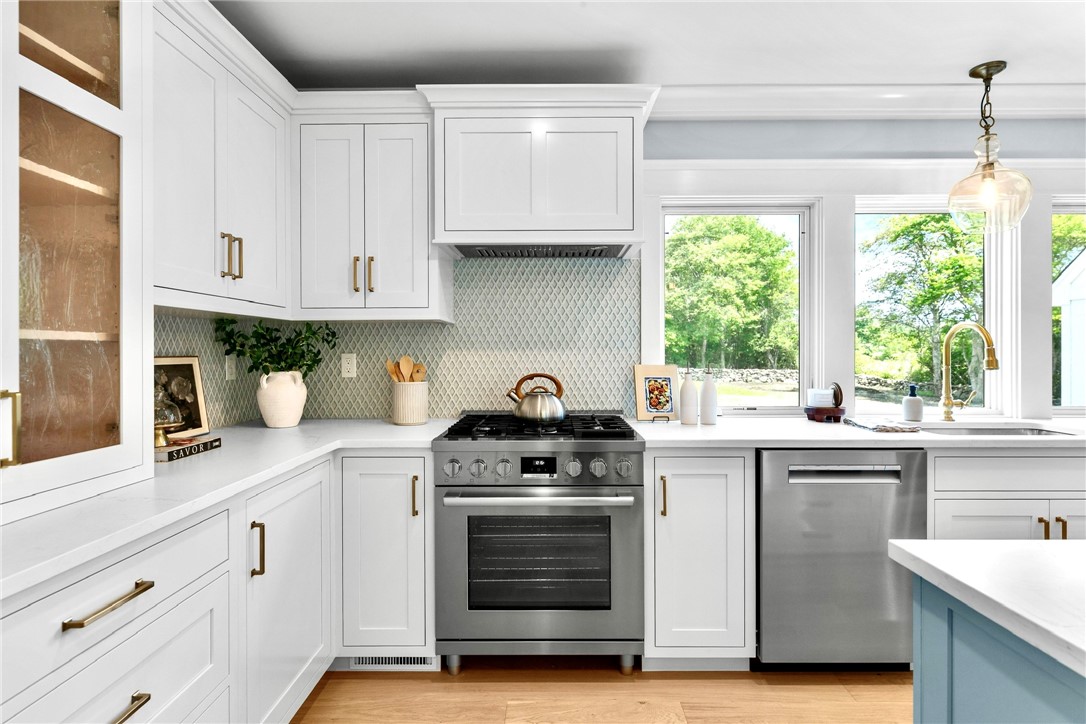 420 Long Highway Little Compton, RI 02837 - Photo 9 of 50