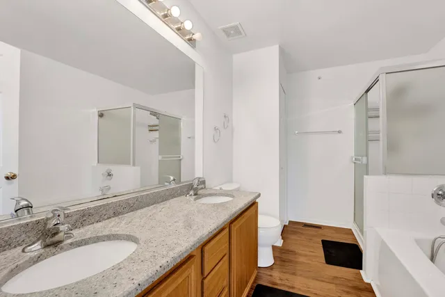 $449,000 | 121 Commons Court, Wheeling, IL 60090