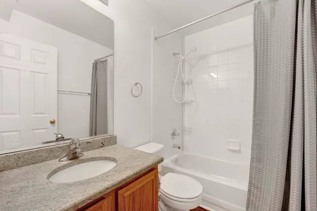 $449,000 | 121 Commons Court, Wheeling, IL 60090