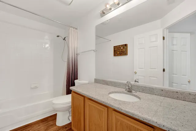 $449,000 | 121 Commons Court, Wheeling, IL 60090