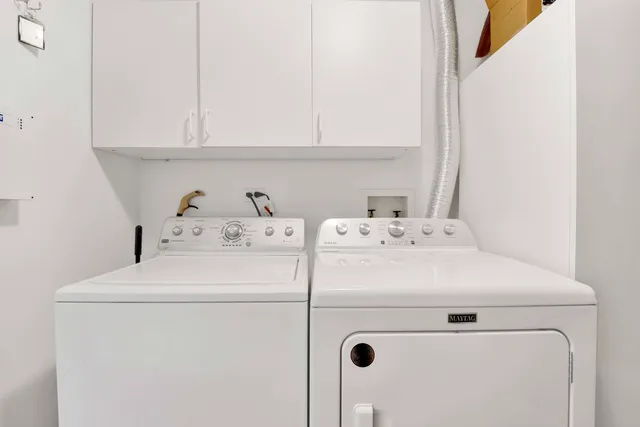 $449,000 | 121 Commons Court, Wheeling, IL 60090