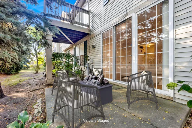 $449,000 | 121 Commons Court, Wheeling, IL 60090