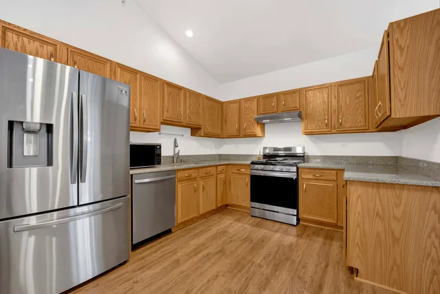 $449,000 | 121 Commons Court, Wheeling, IL 60090