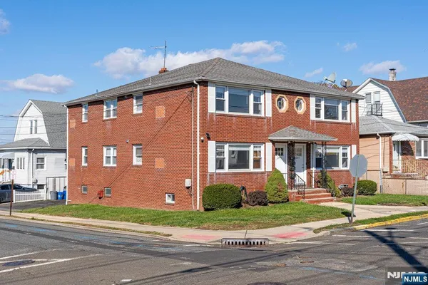 $2,950 | 299 High Street, Unit 1, North Arlington, NJ 07031