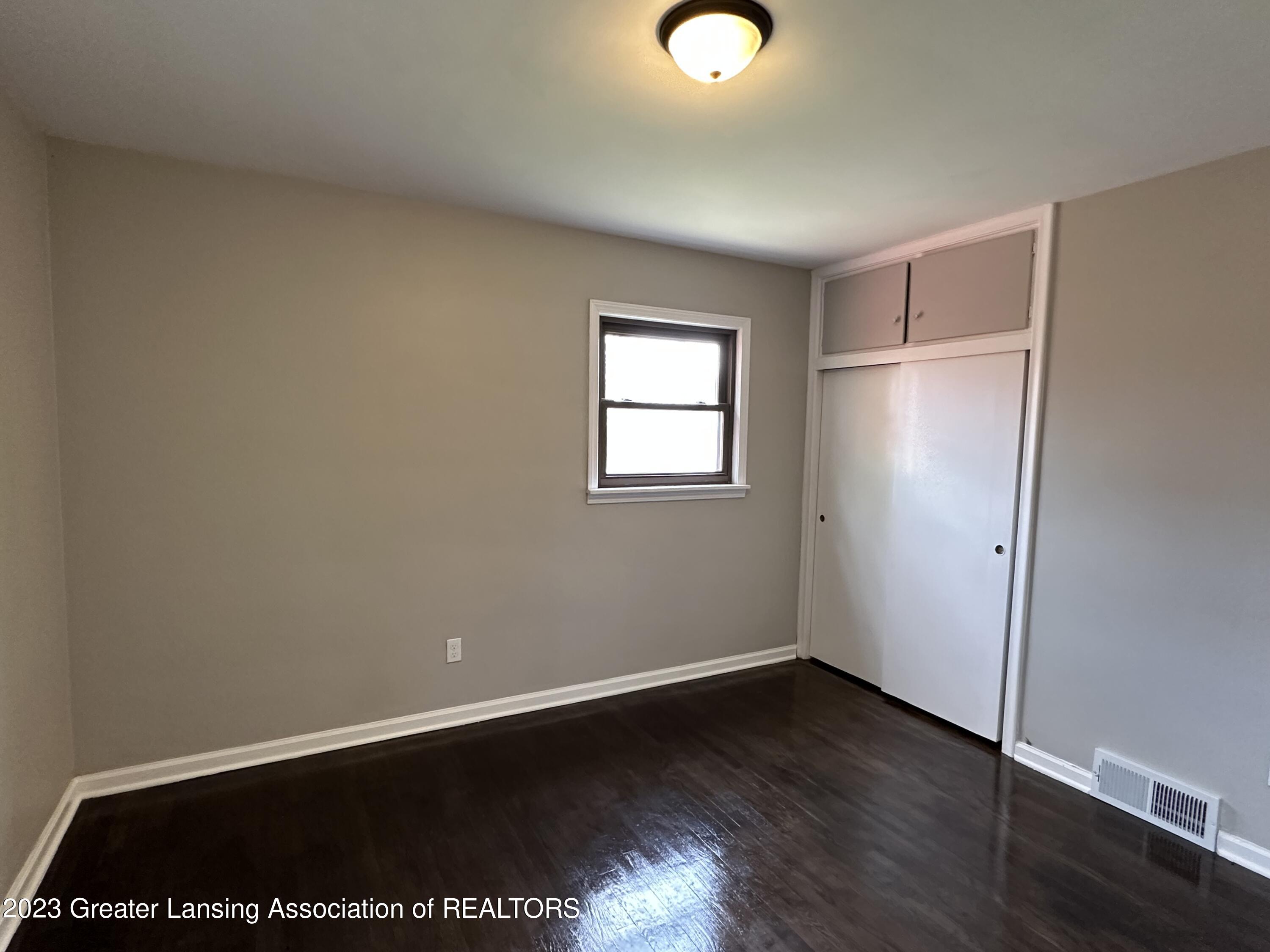 2250 Pembroke Road Lansing, MI 48906 - Photo 13 of 28 IMG_1608