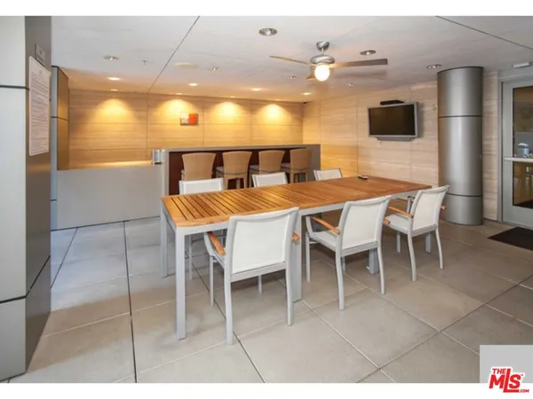 $699,000 | 1155 South Grand Avenue, Unit 401, Los Angeles, CA 90015