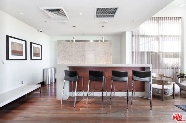 $699,000 | 1155 South Grand Avenue, Unit 401, Los Angeles, CA 90015