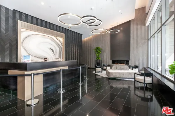 $699,000 | 1155 South Grand Avenue, Unit 401, Los Angeles, CA 90015