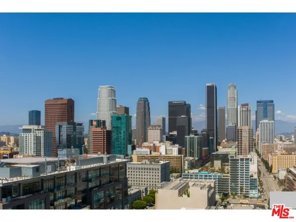 $699,000 | 1155 South Grand Avenue, Unit 401, Los Angeles, CA 90015