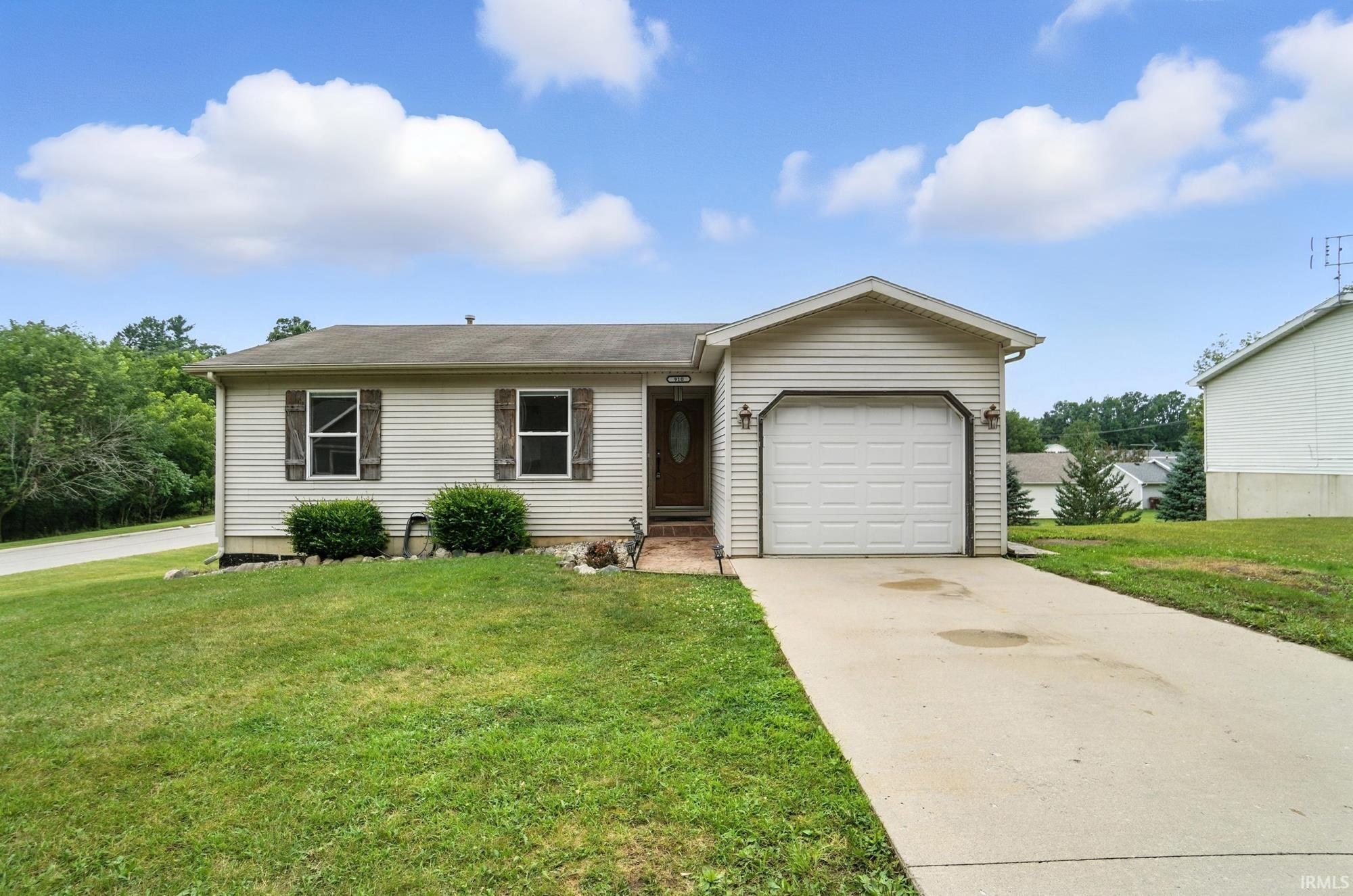 910 Butler Street Angola, IN 46703 - Photo 1 of 31 Gallery Image 1