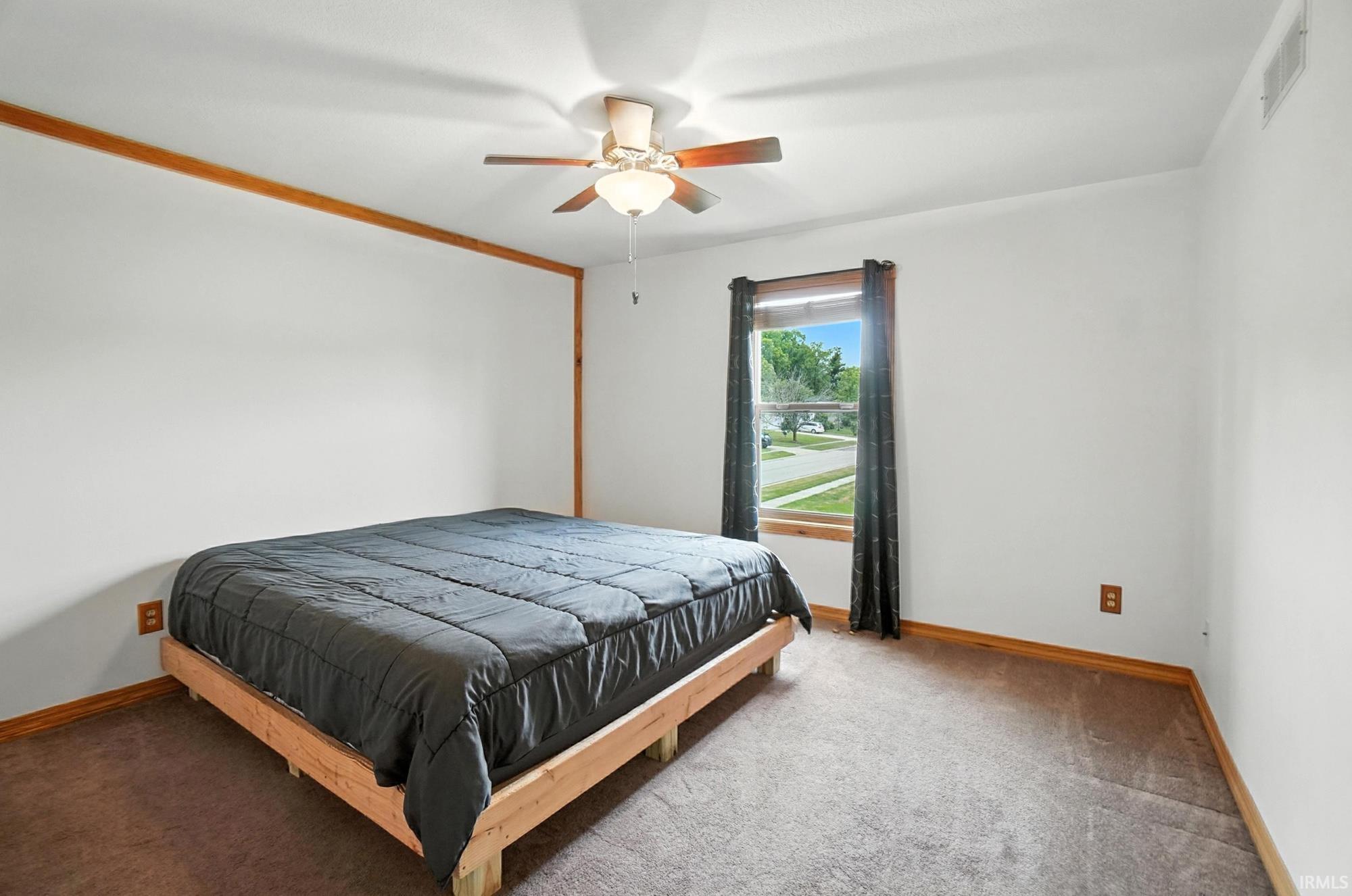 910 Butler Street Angola, IN 46703 - Photo 11 of 31 Gallery Image 11