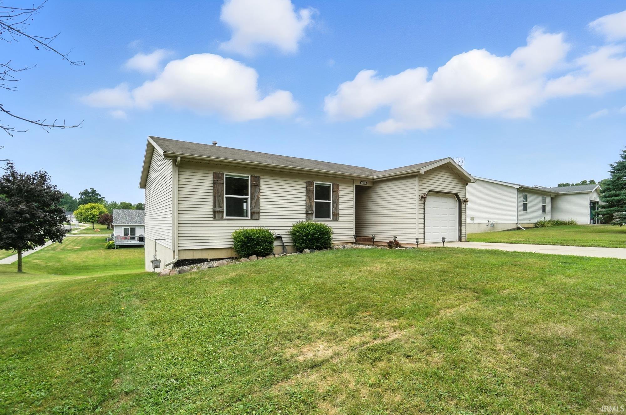 910 Butler Street Angola, IN 46703 - Photo 2 of 31 Gallery Image 2