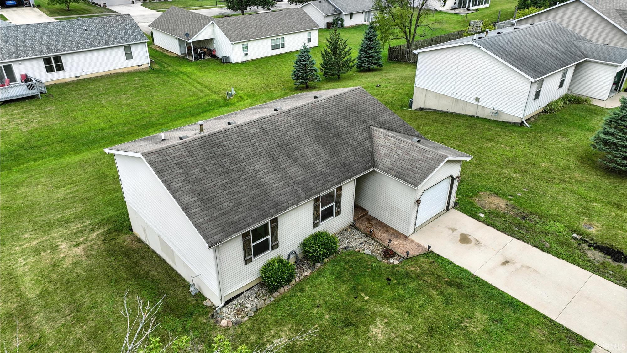 910 Butler Street Angola, IN 46703 - Photo 3 of 31 Gallery Image 3