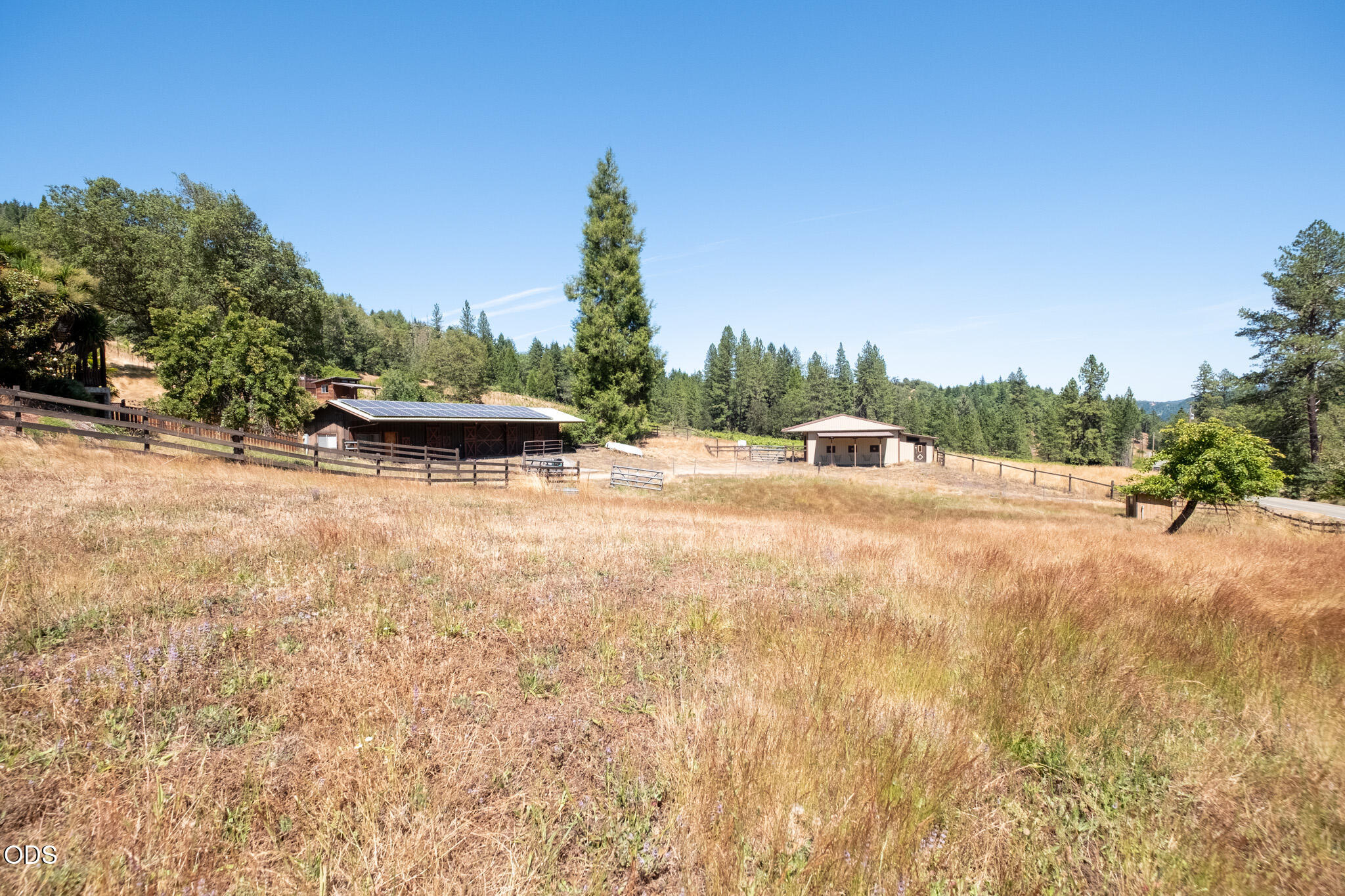 1329 Larson Road Roseburg, OR 97471 - Photo 4 of 65