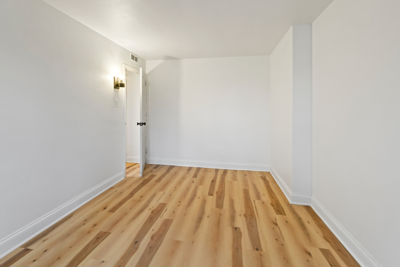 28 Dunlap Road Park Forest, IL 60466 - Photo 2 of 17 a view of room with wooden floor