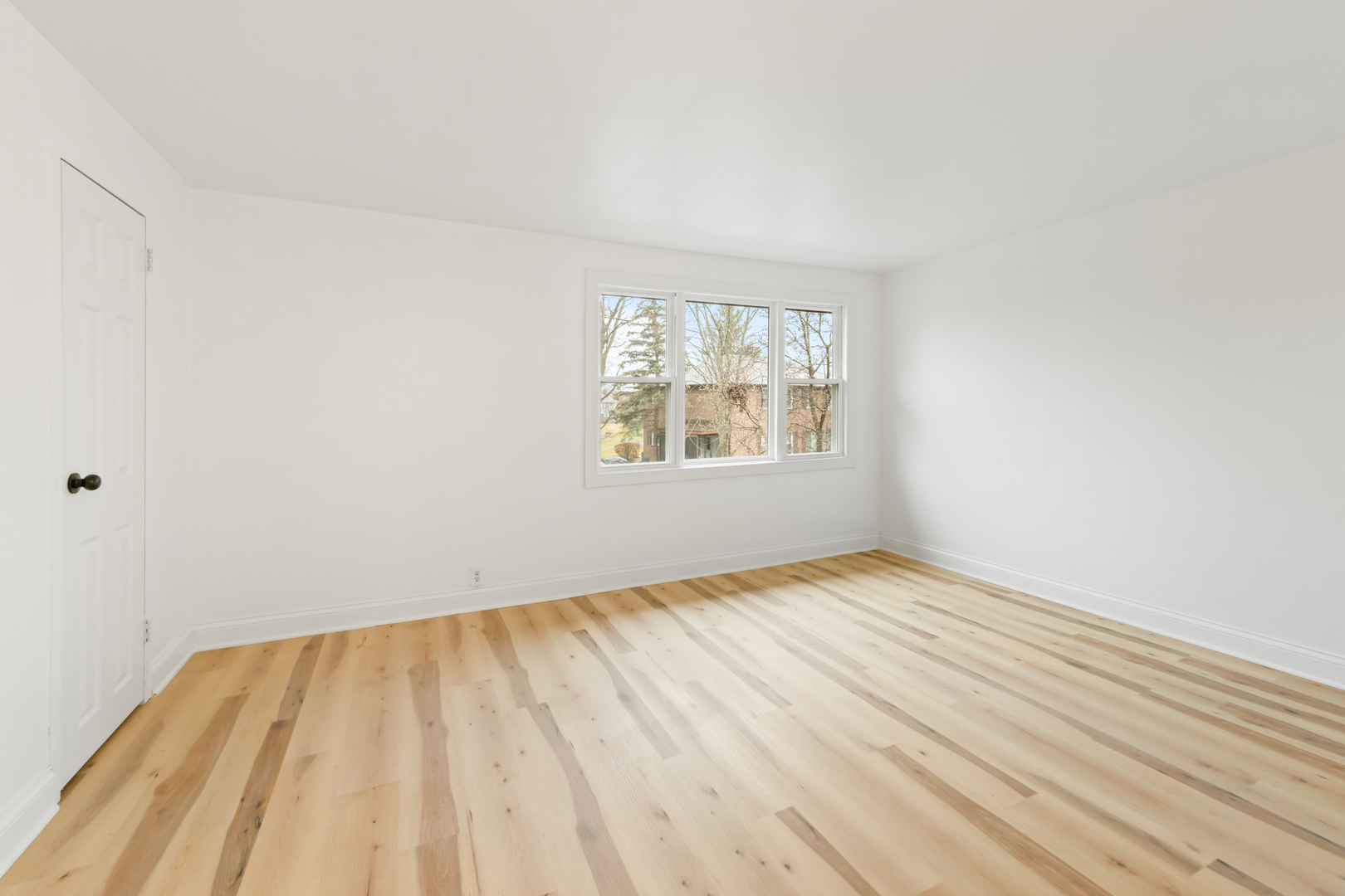 28 Dunlap Road Park Forest, IL 60466 - Photo 7 of 17 wooden floor in an empty room