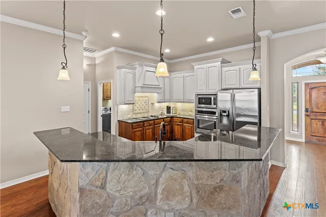 $469,900 | 11054 La Paloma Loop East, Salado, TX 76571