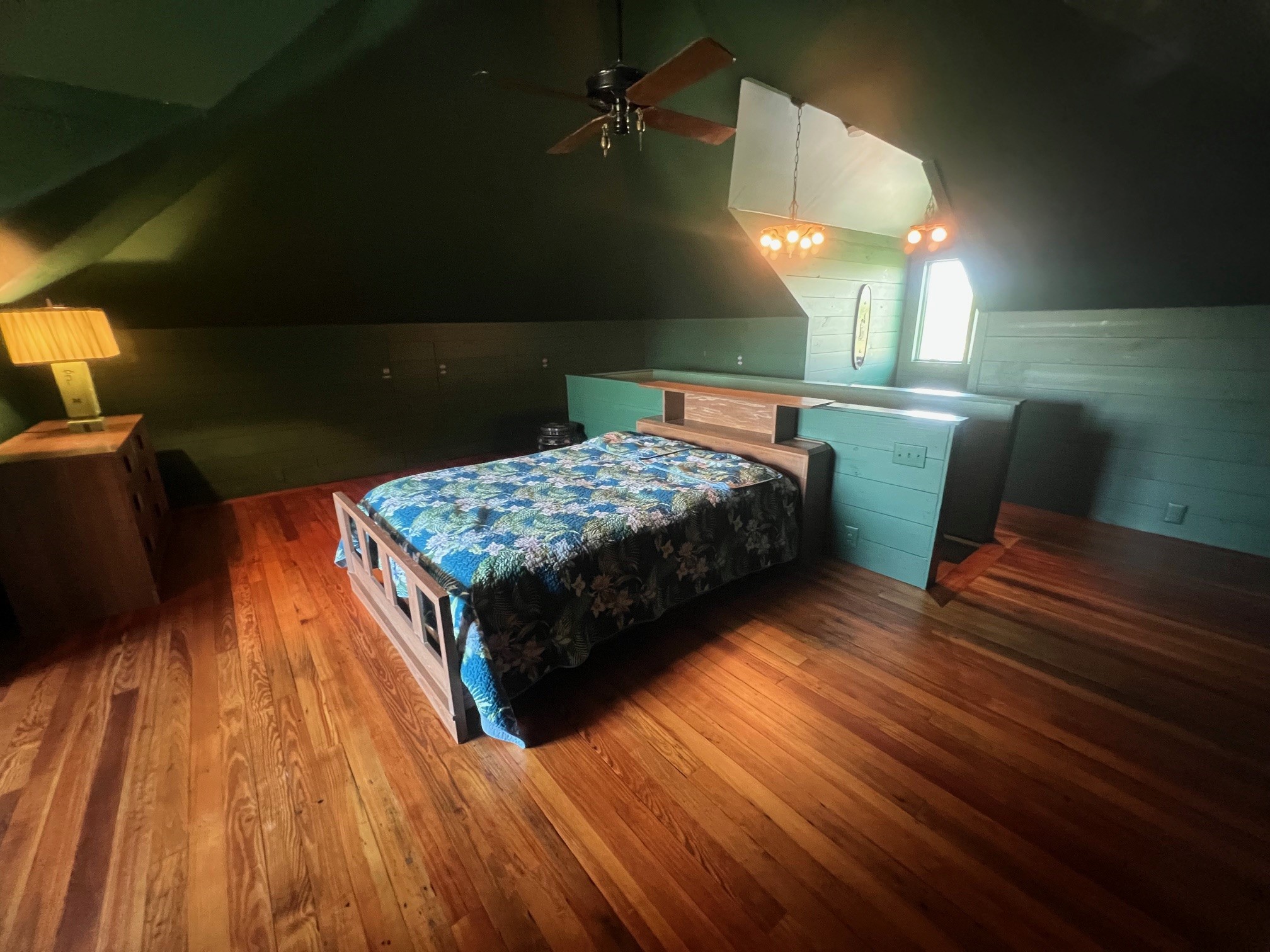 618 Bayridge Road La Porte, TX 77571 - Photo 35 of 50 a bed room with a bed