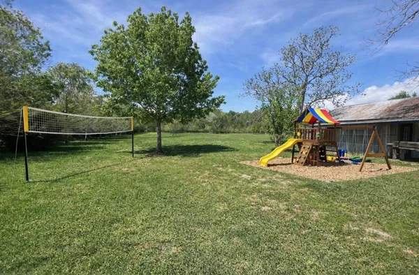 $4,200 | 618 Bayridge Road, La Porte, TX 77571