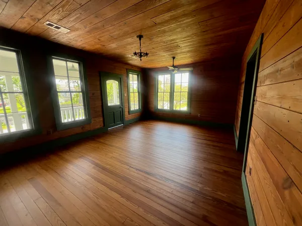 $4,200 | 618 Bayridge Road, La Porte, TX 77571