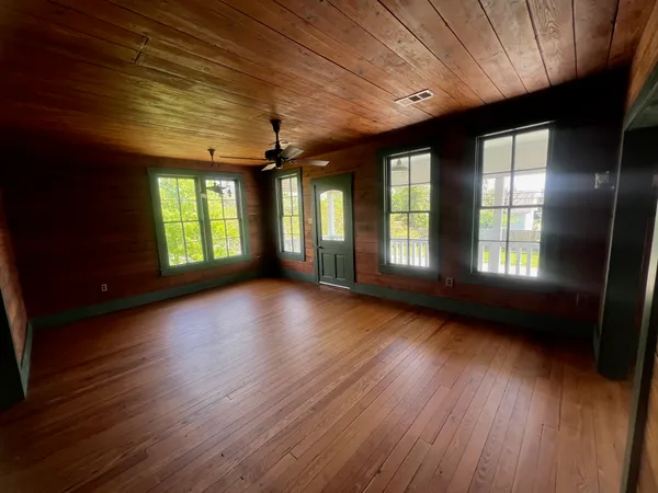 $4,200 | 618 Bayridge Road, La Porte, TX 77571