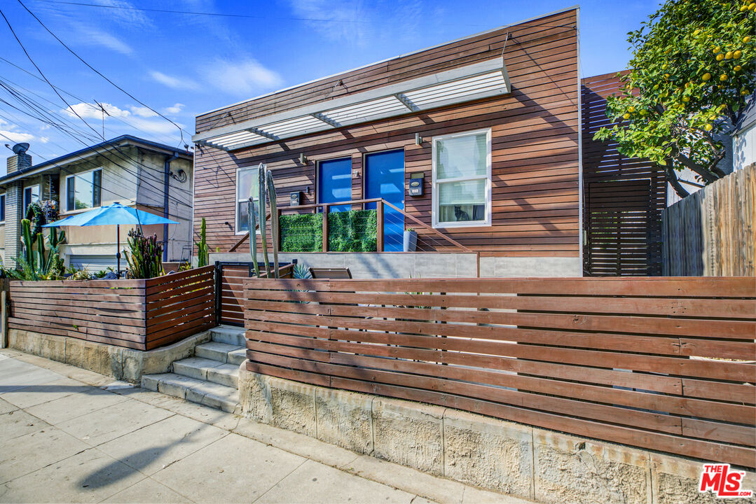 313 North Westlake Ave