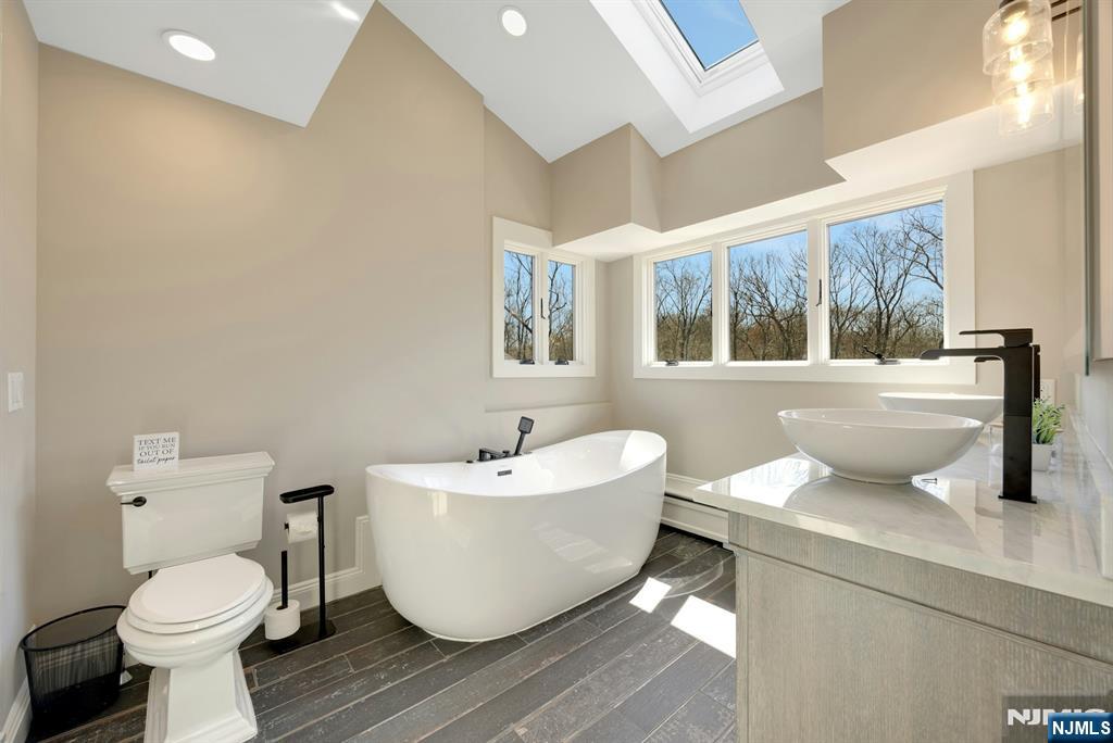 27 Omaha Road Wayne, NJ 07470 - Photo 25 of 50