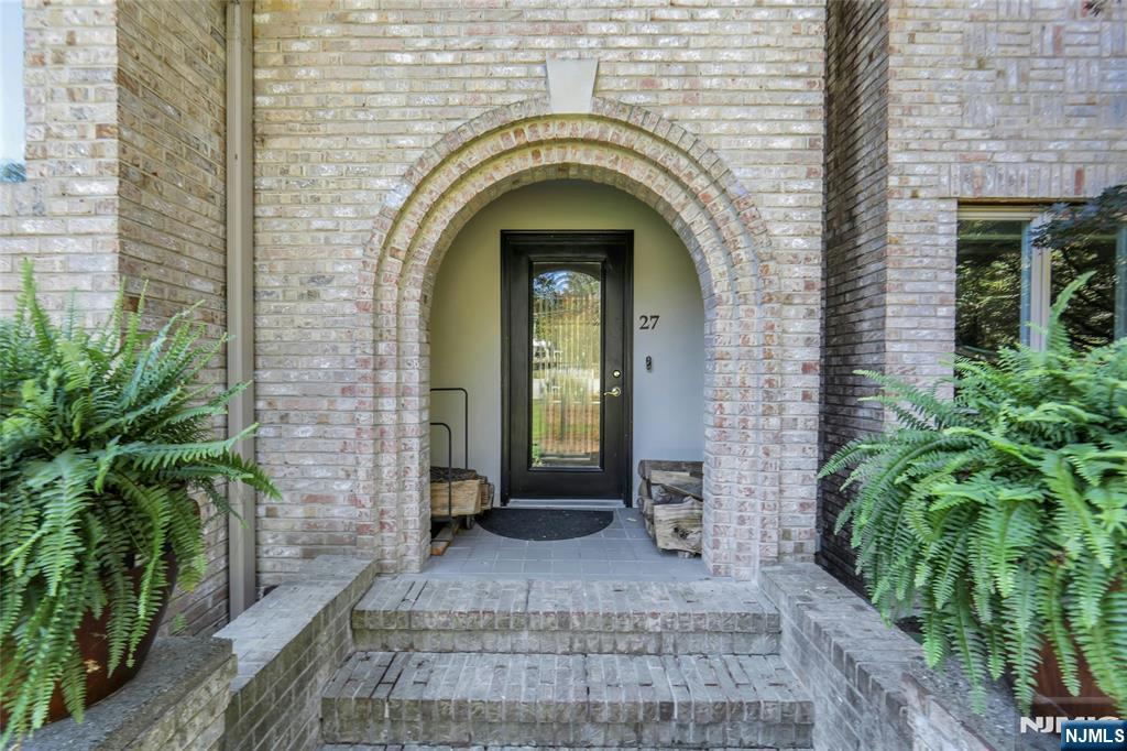 27 Omaha Road Wayne, NJ 07470 - Photo 3 of 50