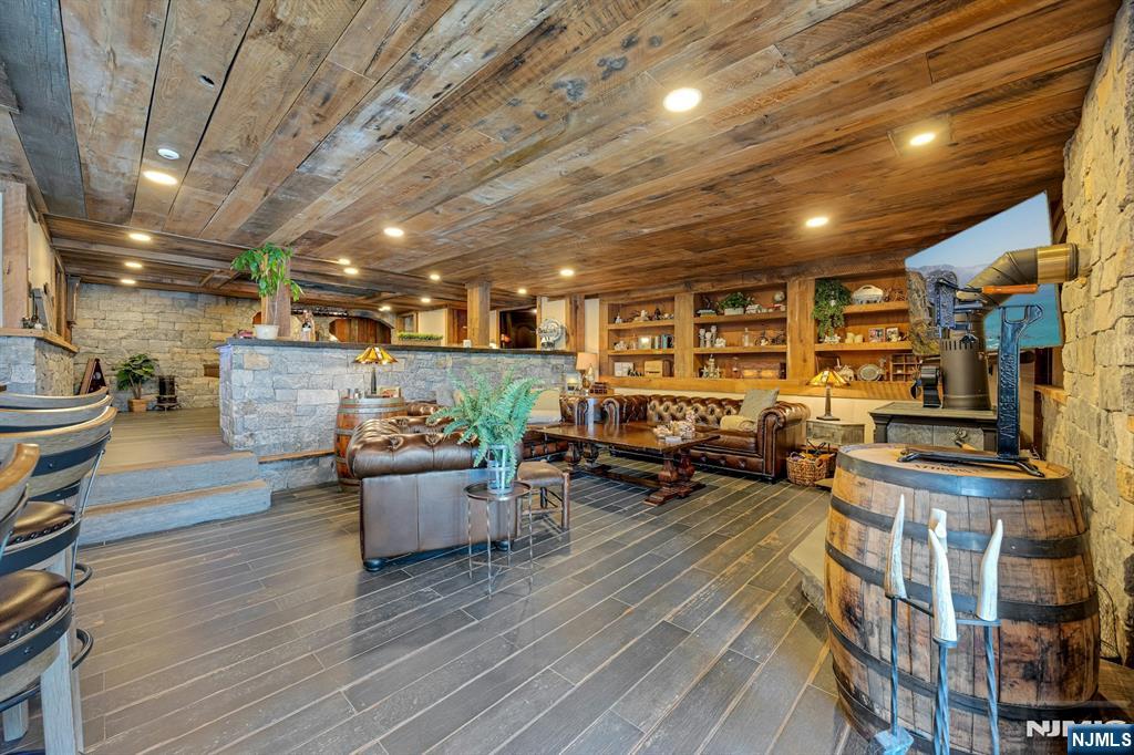 27 Omaha Road Wayne, NJ 07470 - Photo 32 of 50