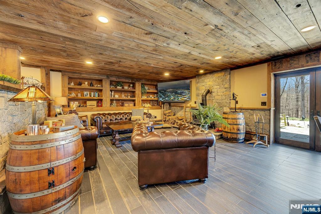 27 Omaha Road Wayne, NJ 07470 - Photo 34 of 50