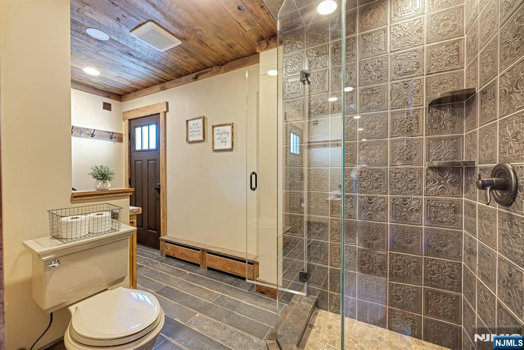 27 Omaha Road Wayne, NJ 07470 - Photo 38 of 50