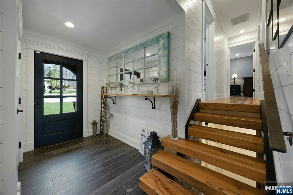 27 Omaha Road Wayne, NJ 07470 - Photo 4 of 50