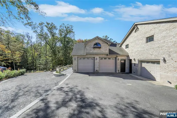 $1,950,000 | 27 Omaha Road, Wayne, NJ 07470