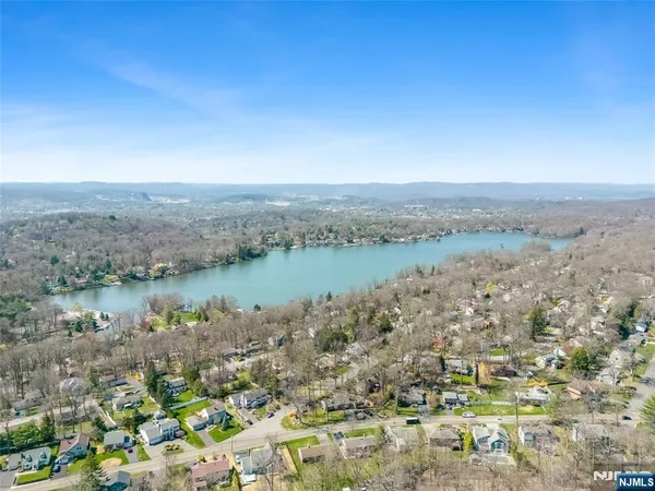 $1,950,000 | 27 Omaha Road, Wayne, NJ 07470