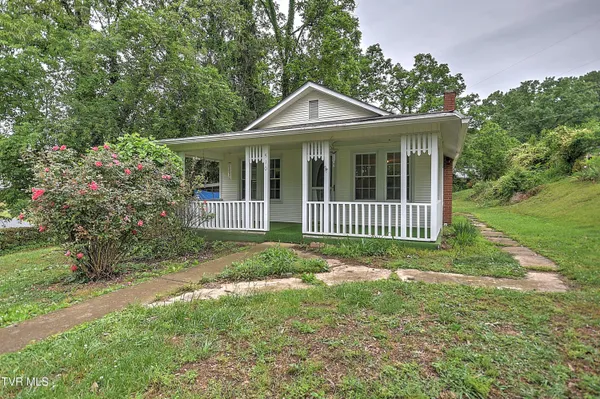 $225,000 | 510 Cherokee Drive, Mount Carmel, TN 37645