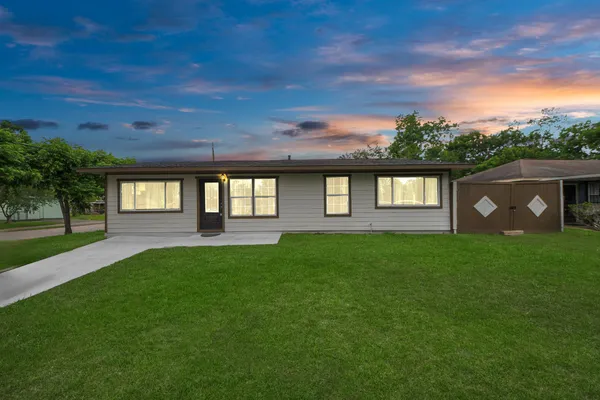 $1,900 | 5903 Belneath Street, Unit A, Houston, TX 77033