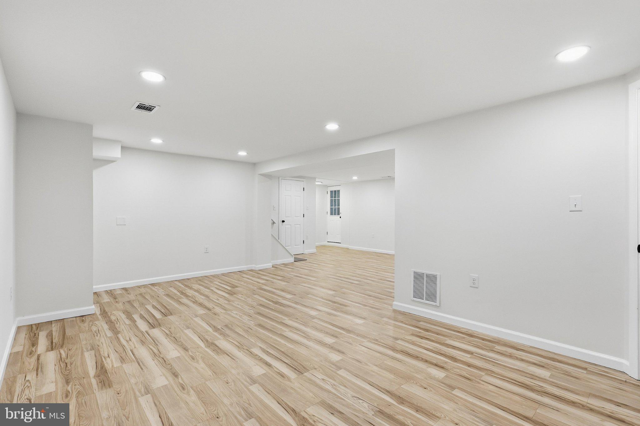 11586 Red Leaf Court Reston, VA 20191 - Photo 26 of 46 Gallery Image 26