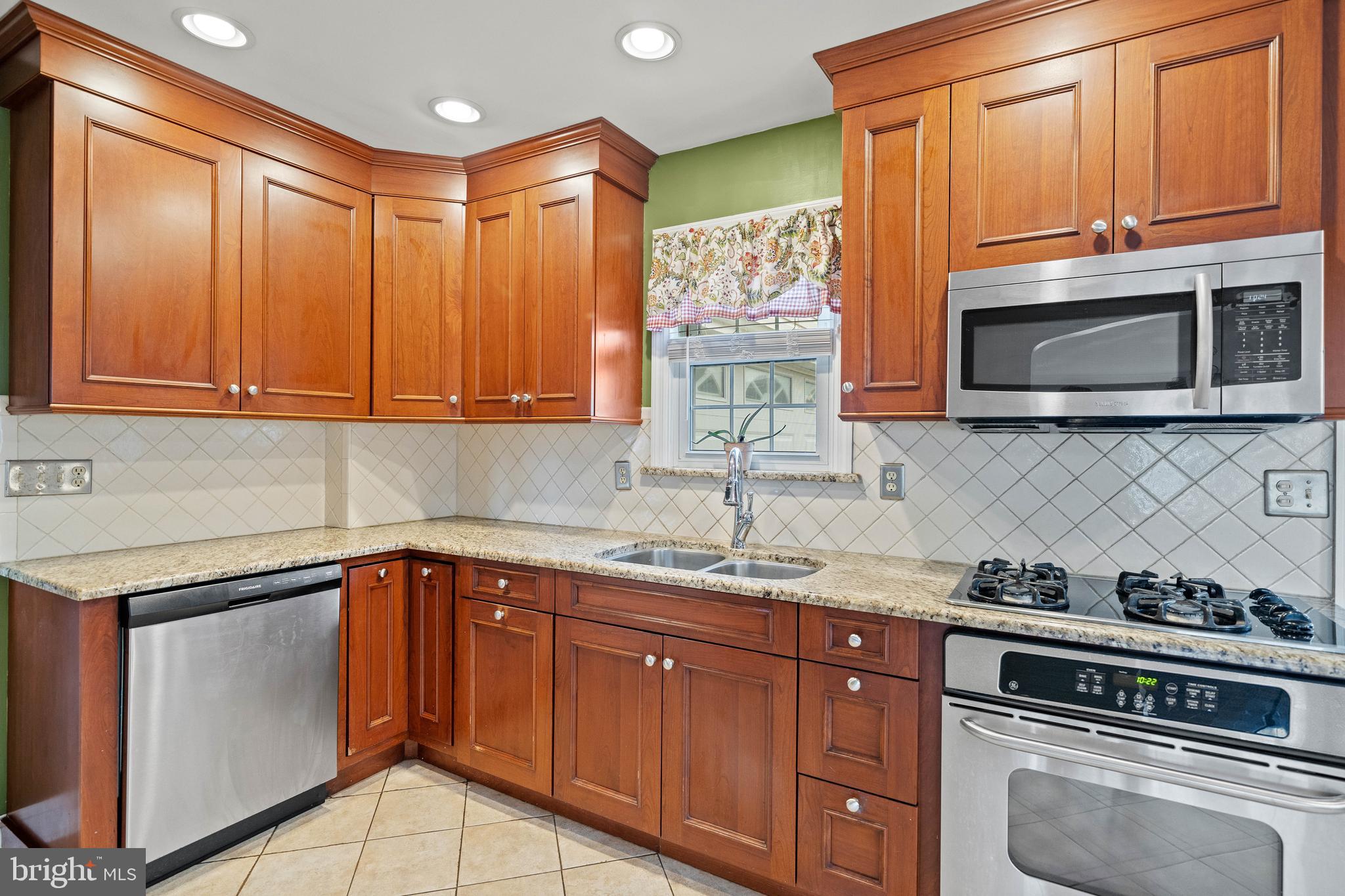 66 Upland Road Havertown, PA 19083 - Photo 13 of 59