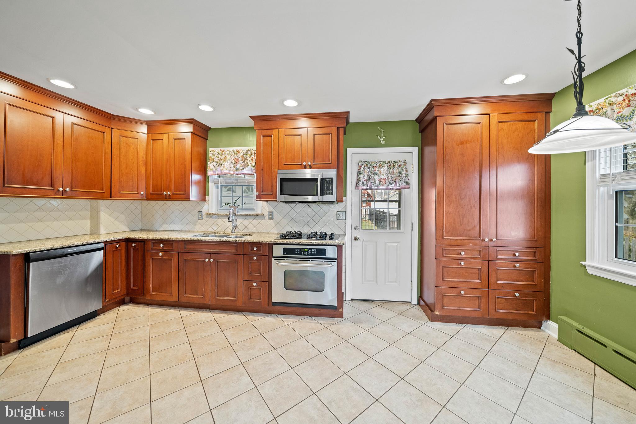 66 Upland Road Havertown, PA 19083 - Photo 14 of 59