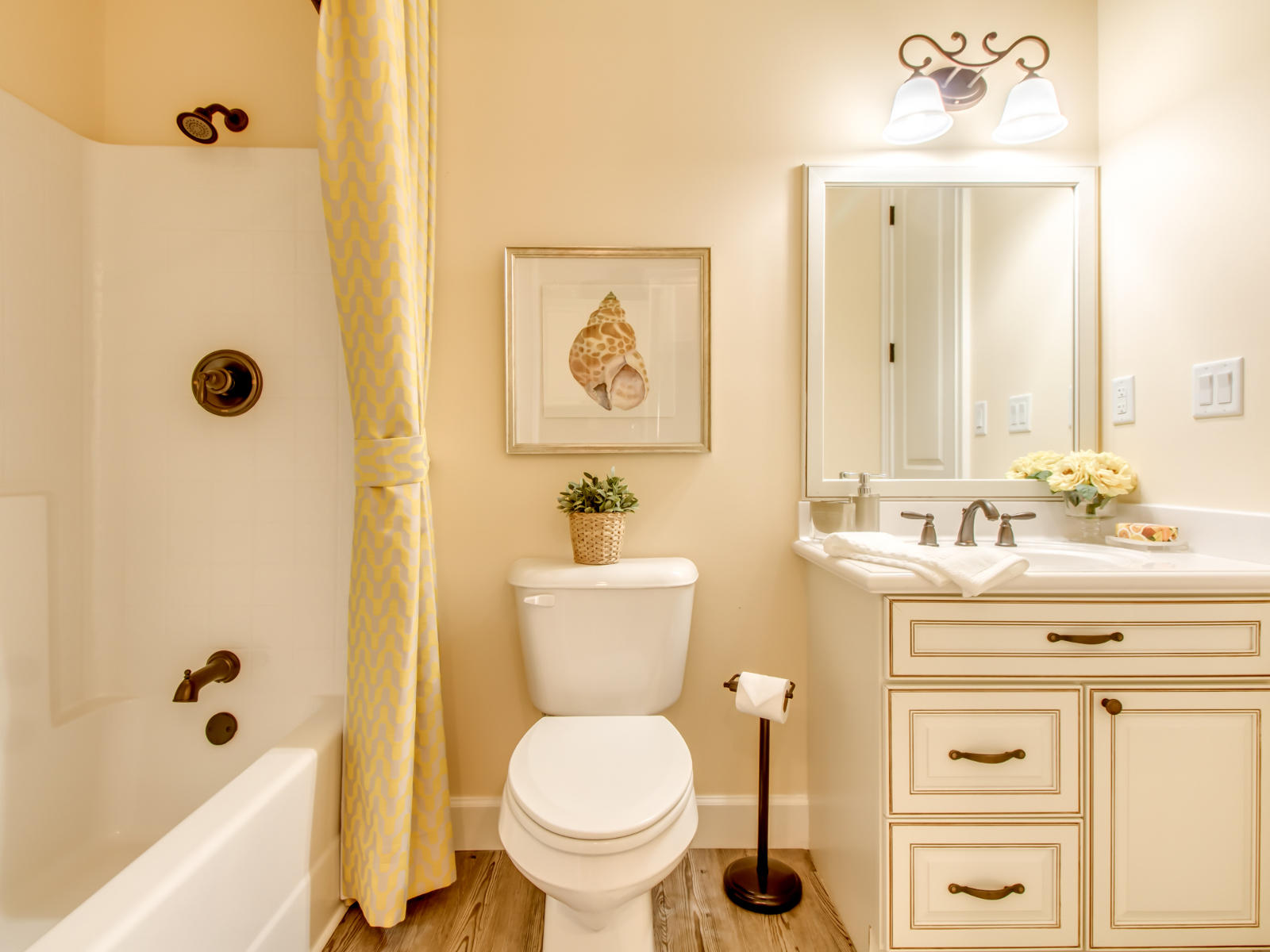 262 Sombrero Beach Road, Unit 2 Marathon, FL 33050 - Photo 12 of 23 Guest_Bathroom