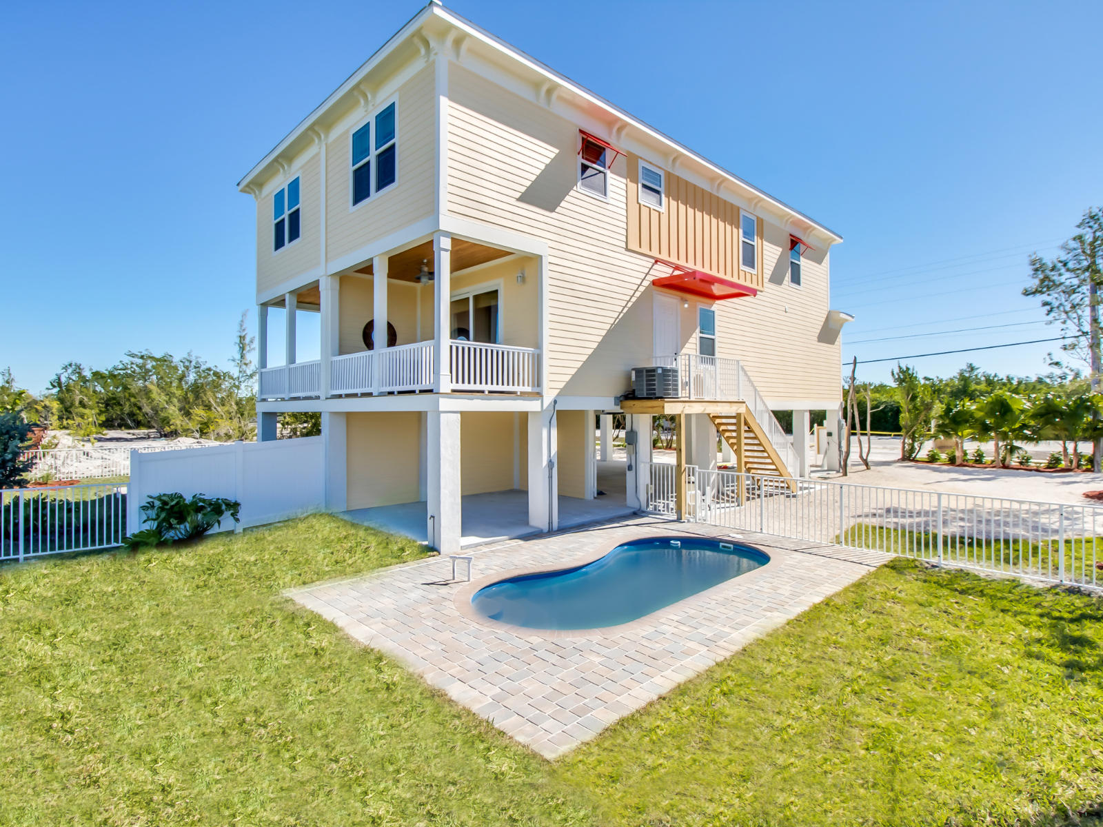 262 Sombrero Beach Road, Unit 2 Marathon, FL 33050 - Photo 6 of 23 Back_of_House_1