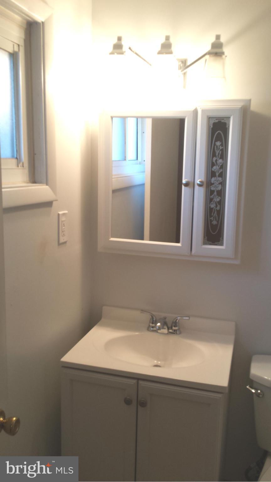 3411 Keston Road Baltimore, MD 21207 - Photo 9 of 20 Bath